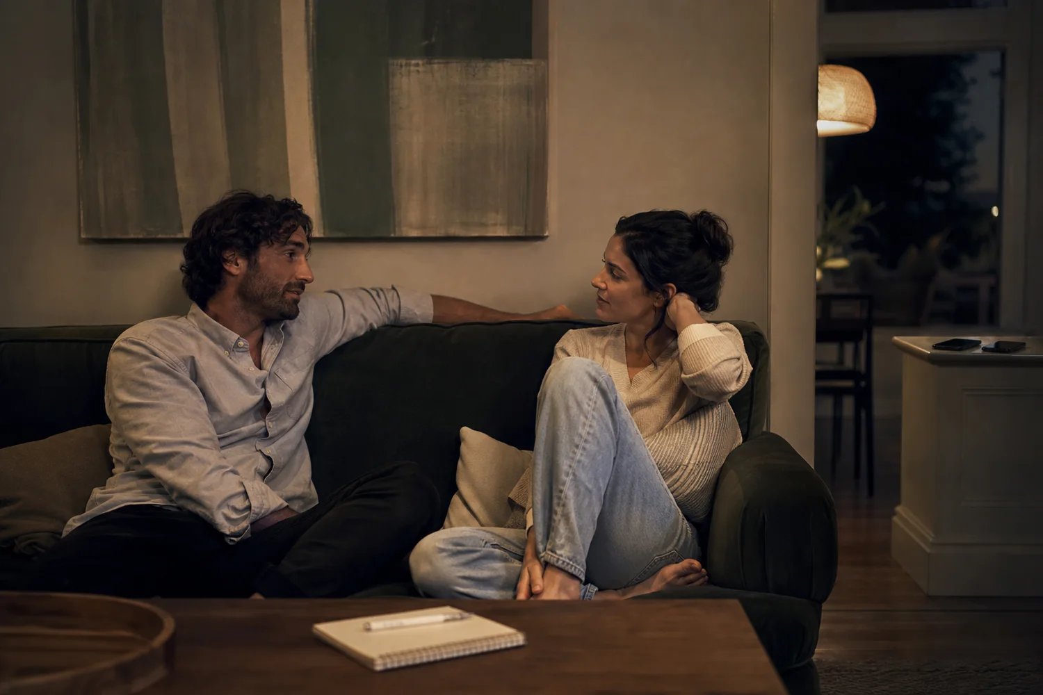 No-Phone Living-Room Hour date-night setting.
